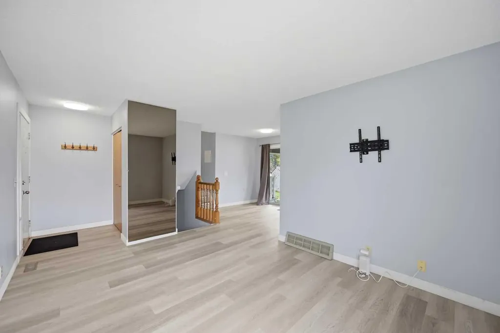 44 Castleridge Close NE Calgary AB T3J1Y9