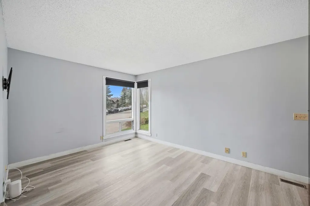 44 Castleridge Close NE Calgary AB T3J1Y9