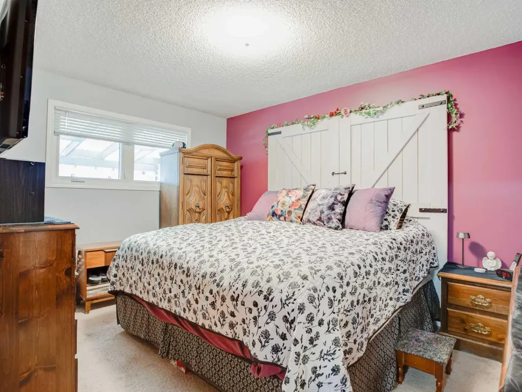 2710 9 Avenue N Lethbridge AB T1H 1J7