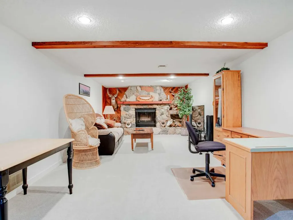 2710 9 Avenue N Lethbridge AB T1H 1J7