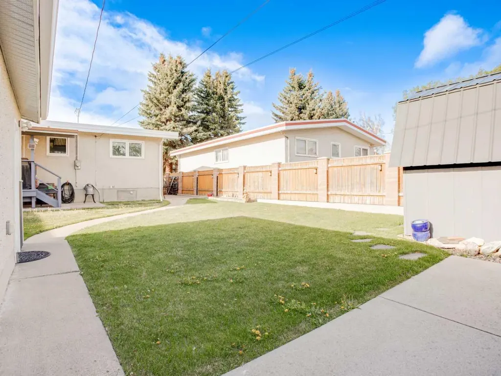 2710 9 Avenue N Lethbridge AB T1H 1J7