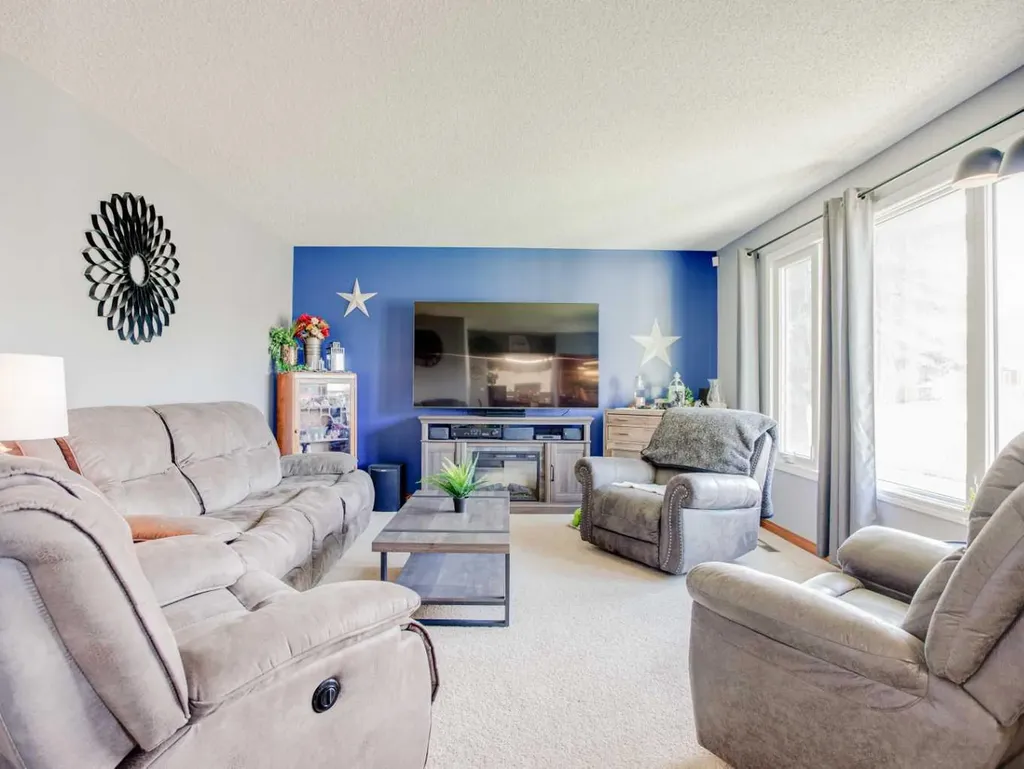 2710 9 Avenue N Lethbridge AB T1H 1J7