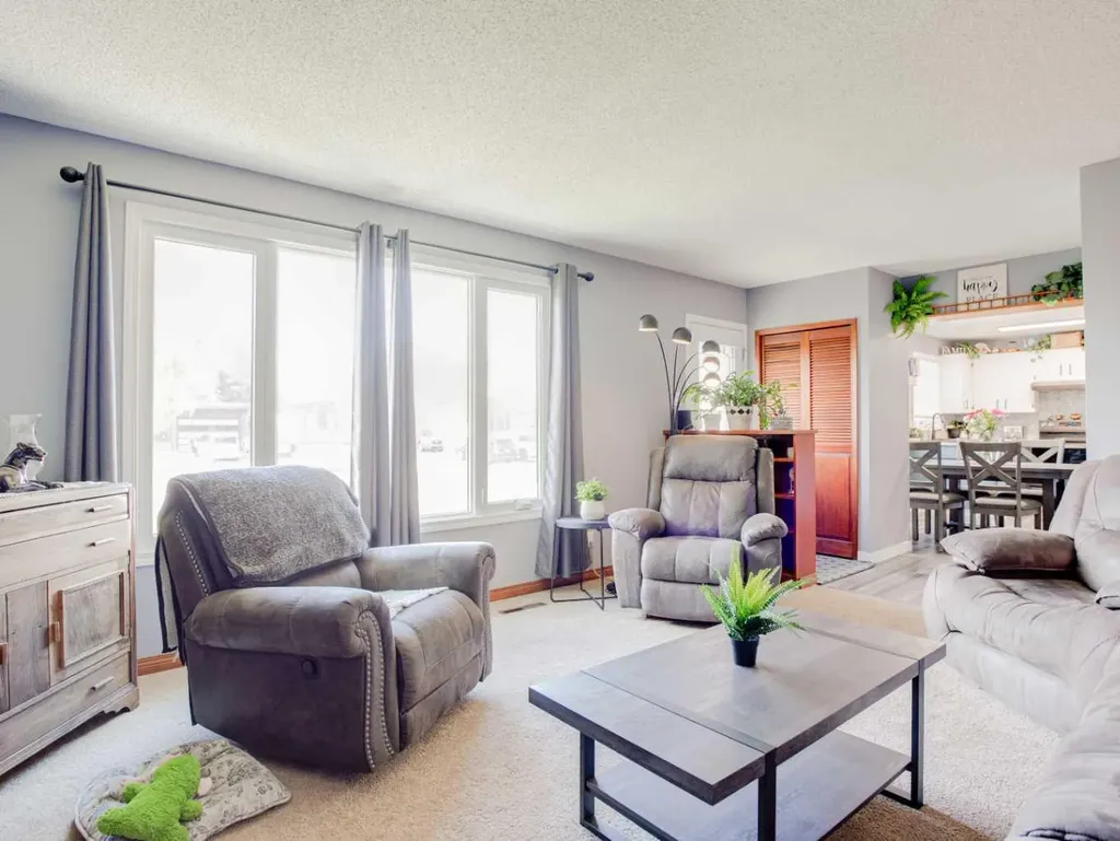 2710 9 Avenue N Lethbridge AB T1H 1J7