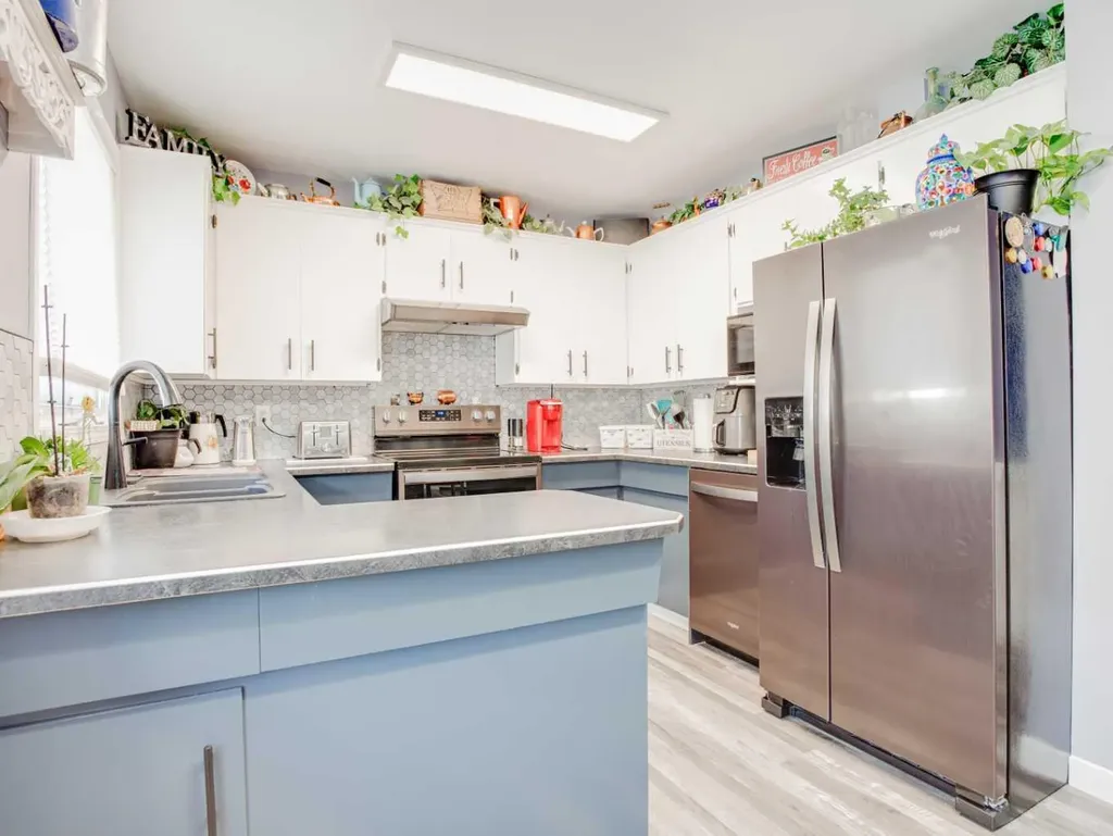 2710 9 Avenue N Lethbridge AB T1H 1J7