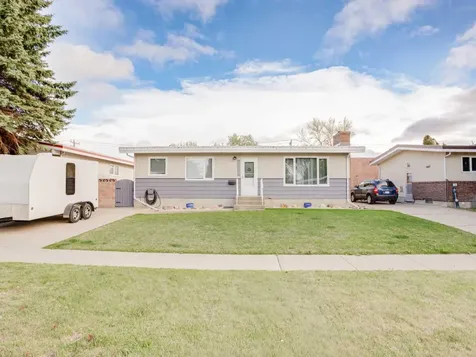 2710 9 Avenue N Lethbridge AB T1H 1J7