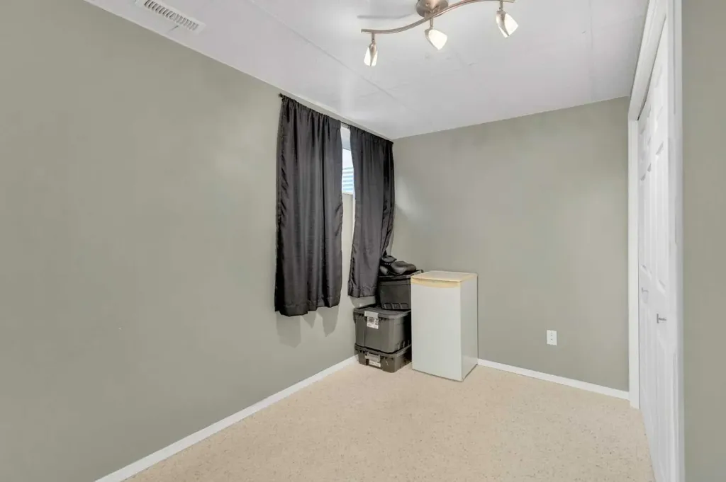 124 Kendrew Drive Red Deer AB T4P 3T8