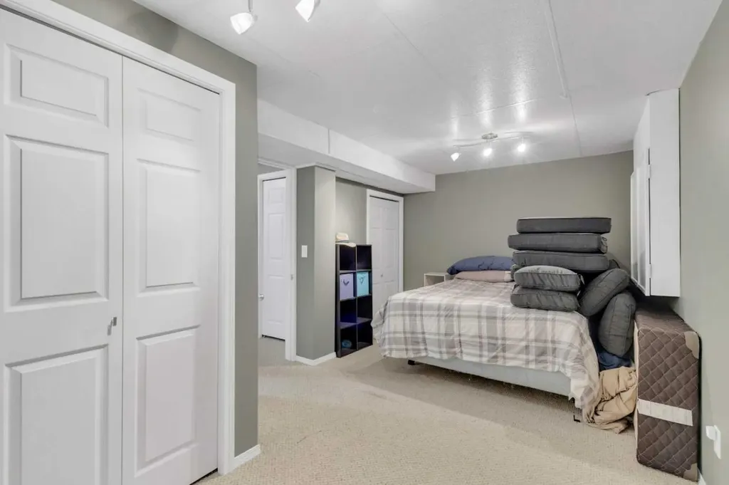 124 Kendrew Drive Red Deer AB T4P 3T8
