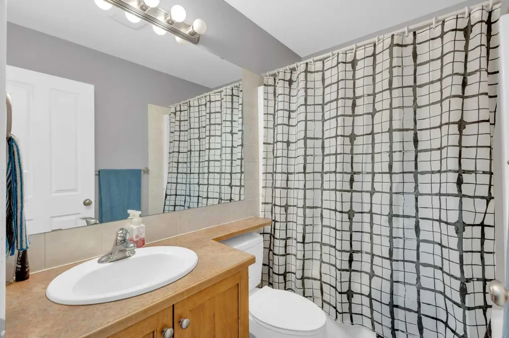 124 Kendrew Drive Red Deer AB T4P 3T8