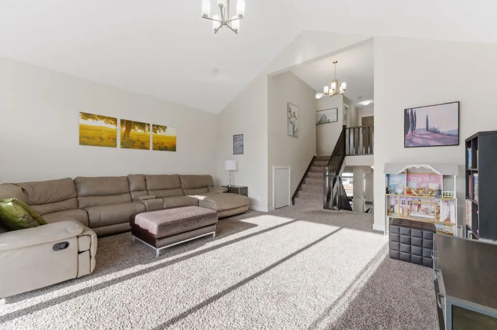 9 Sage Bluff Rise NW Calgary AB T3R0X5