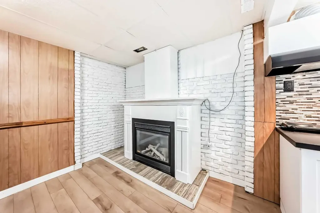 6501B Huntsbay Road NW Calgary AB T2K 5R3