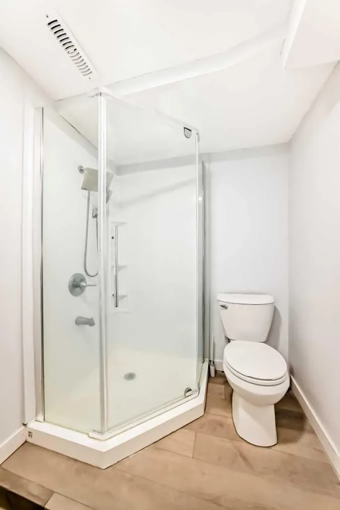 6501B Huntsbay Road NW Calgary AB T2K 5R3