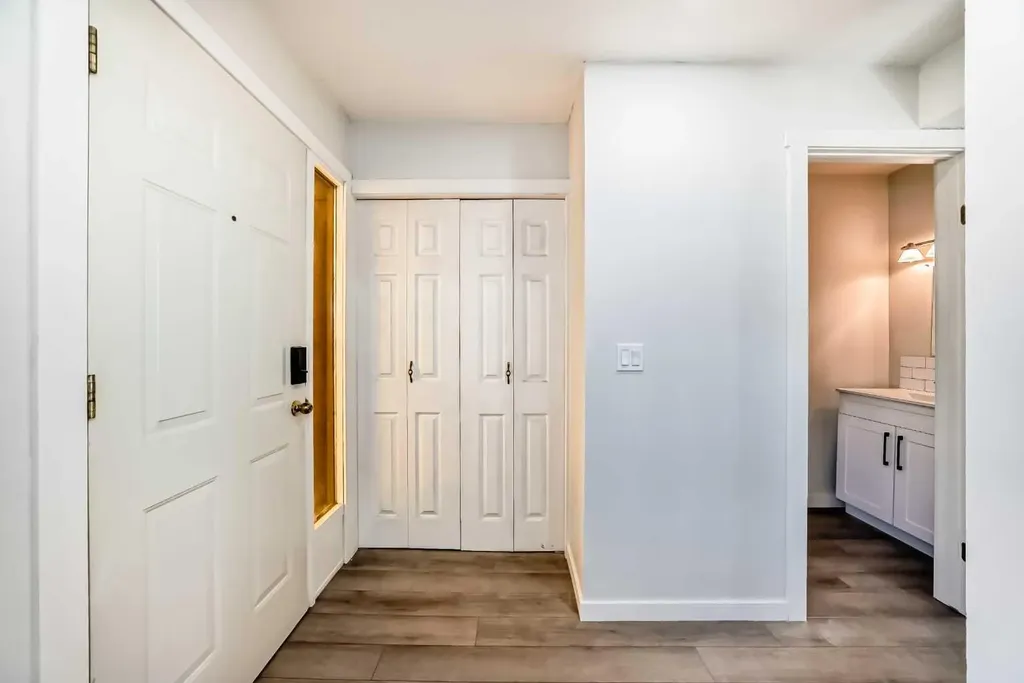 6501B Huntsbay Road NW Calgary AB T2K 5R3