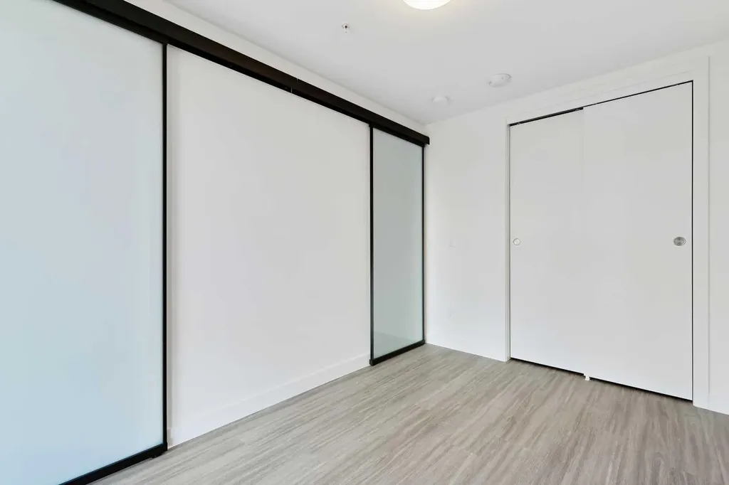 730 2 Avenue SW Calgary AB T2P 1R8