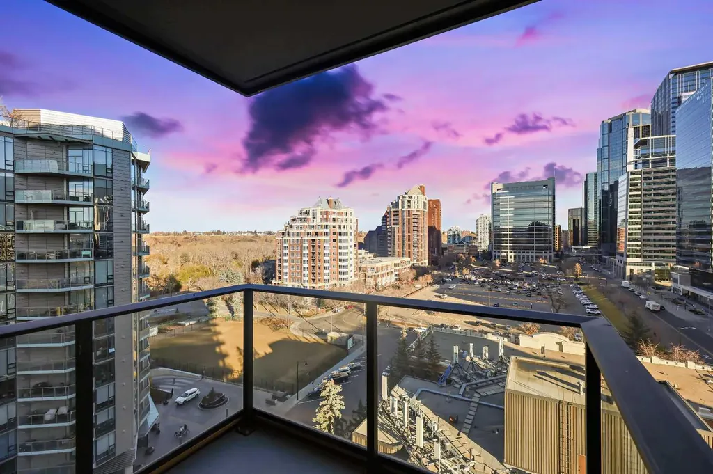 730 2 Avenue SW Calgary AB T2P 1R8