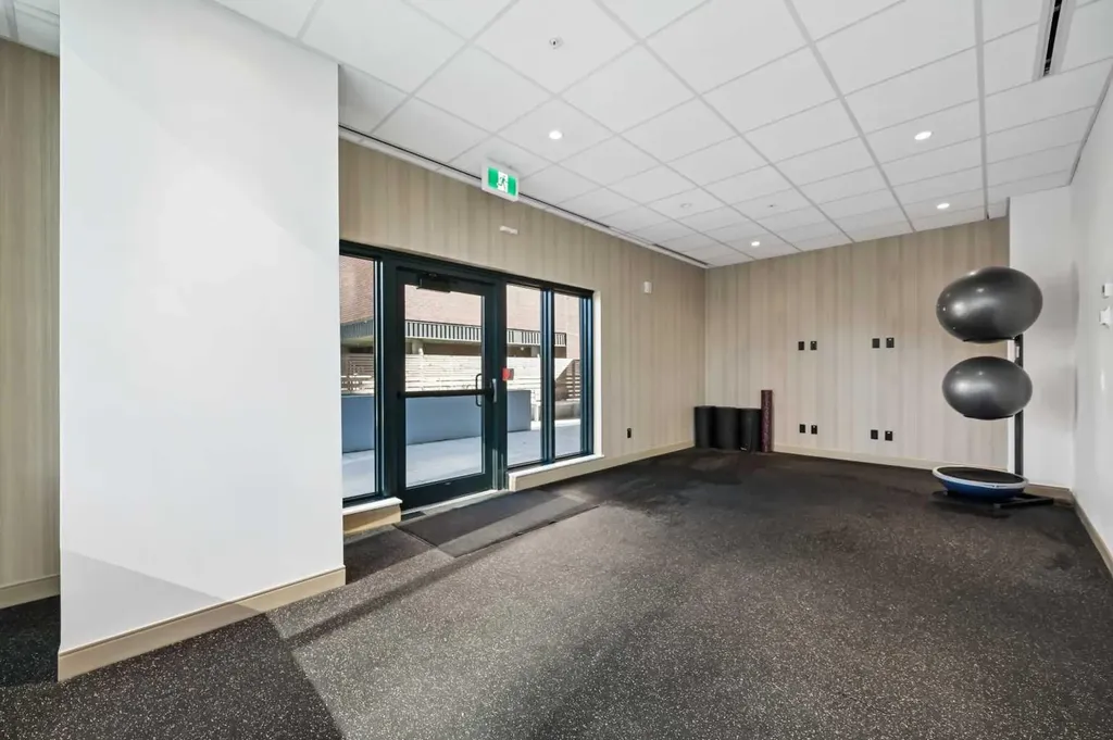 730 2 Avenue SW Calgary AB T2P 1R8