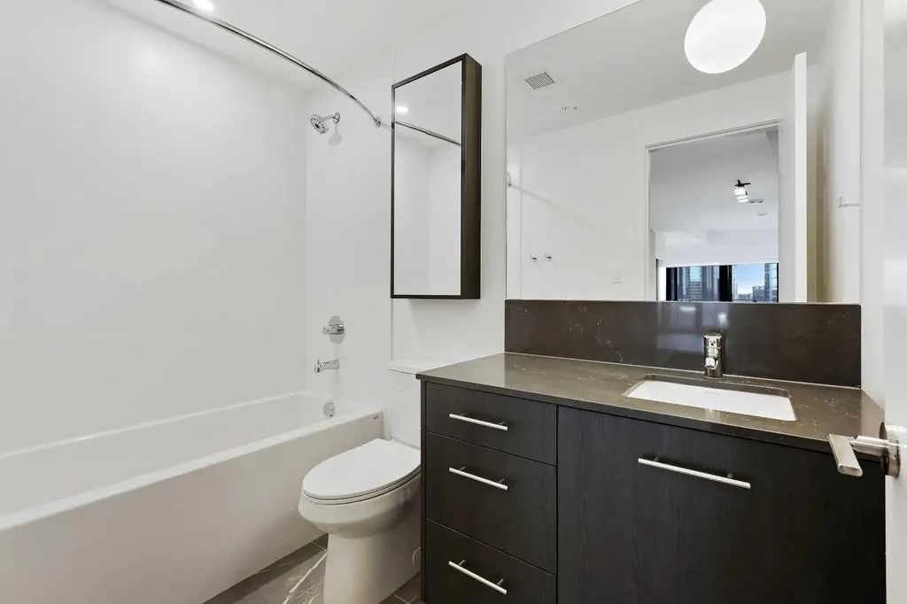 730 2 Avenue SW Calgary AB T2P 1R8
