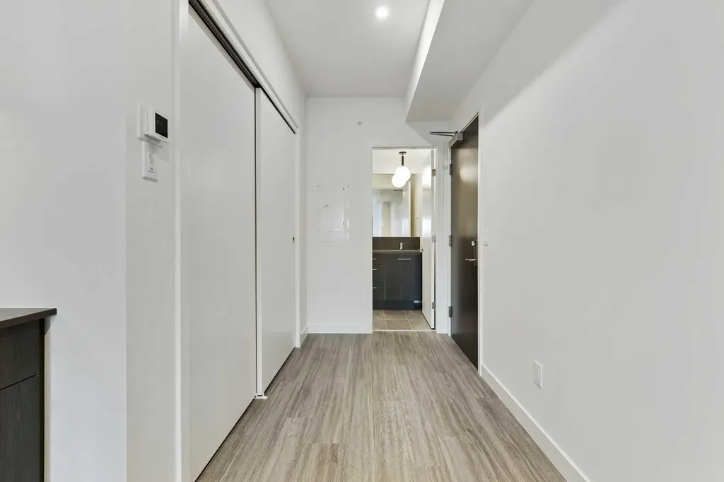 730 2 Avenue SW Calgary AB T2P 1R8