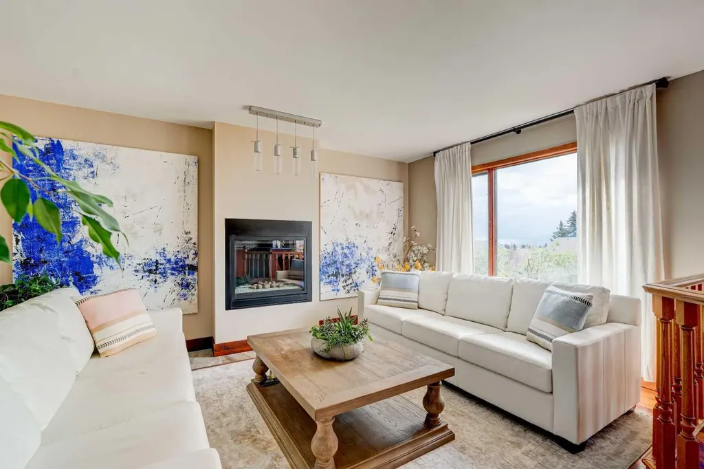 210 Hawkville Close NW Calgary AB T3G 3N6