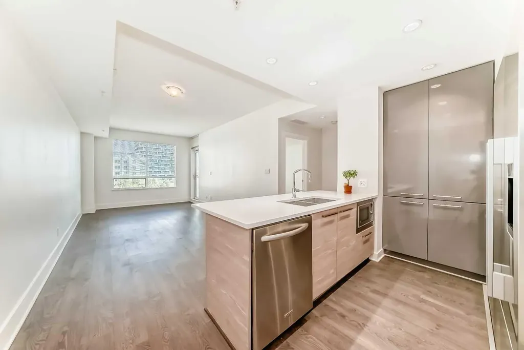 38 9 Street NE Calgary AB T2E7X9
