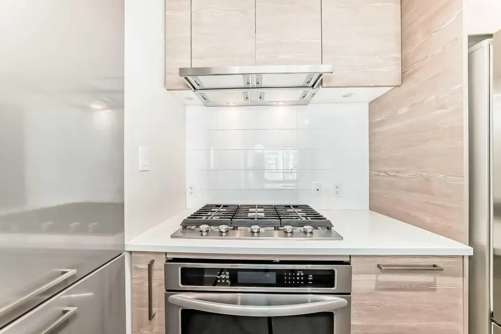38 9 Street NE Calgary AB T2E7X9