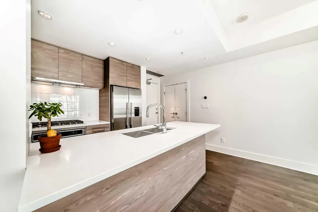 38 9 Street NE Calgary AB T2E7X9
