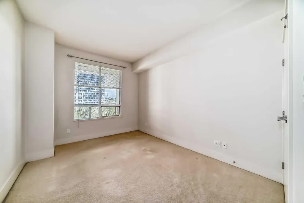 38 9 Street NE Calgary AB T2E7X9