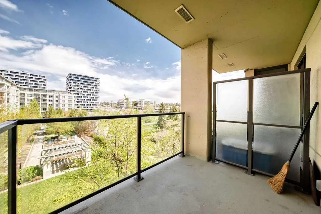 38 9 Street NE Calgary AB T2E7X9