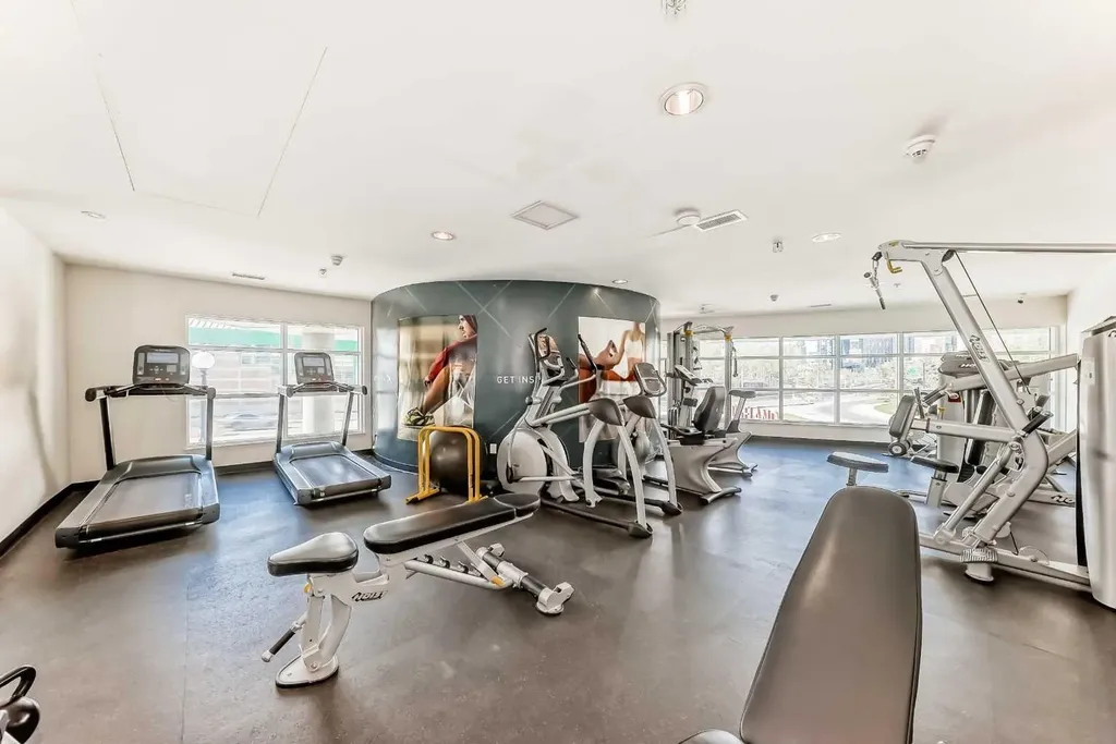 38 9 Street NE Calgary AB T2E7X9
