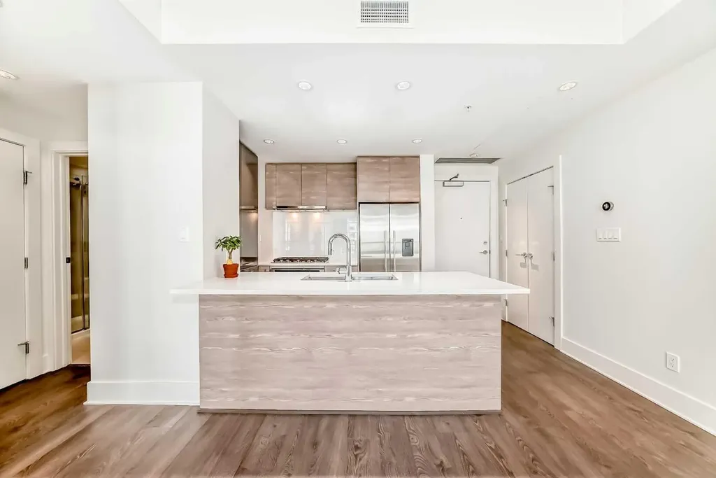 38 9 Street NE Calgary AB T2E7X9