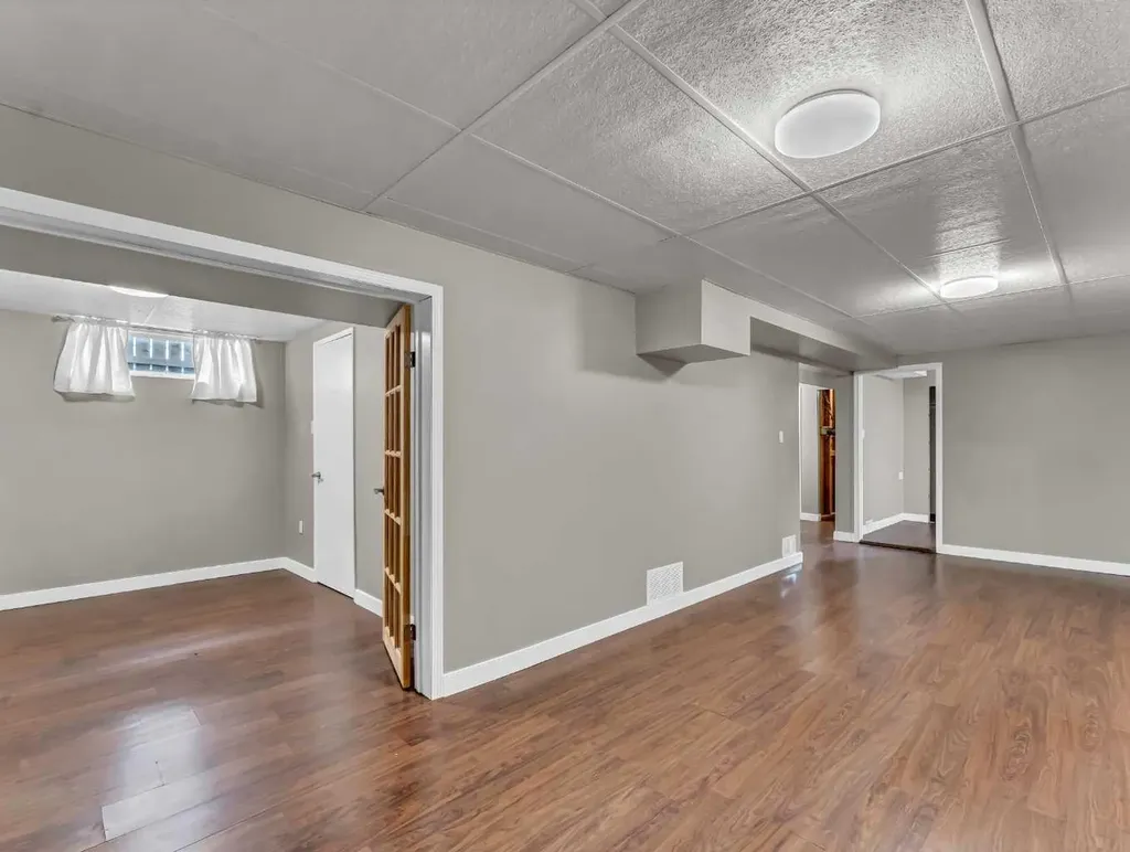 166 Mitchell Crescent NW Medicine Hat AB T1A 6V4