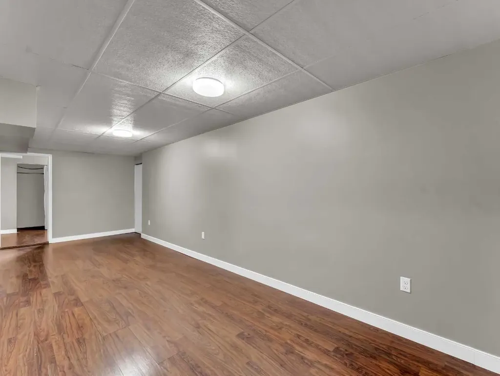 166 Mitchell Crescent NW Medicine Hat AB T1A 6V4