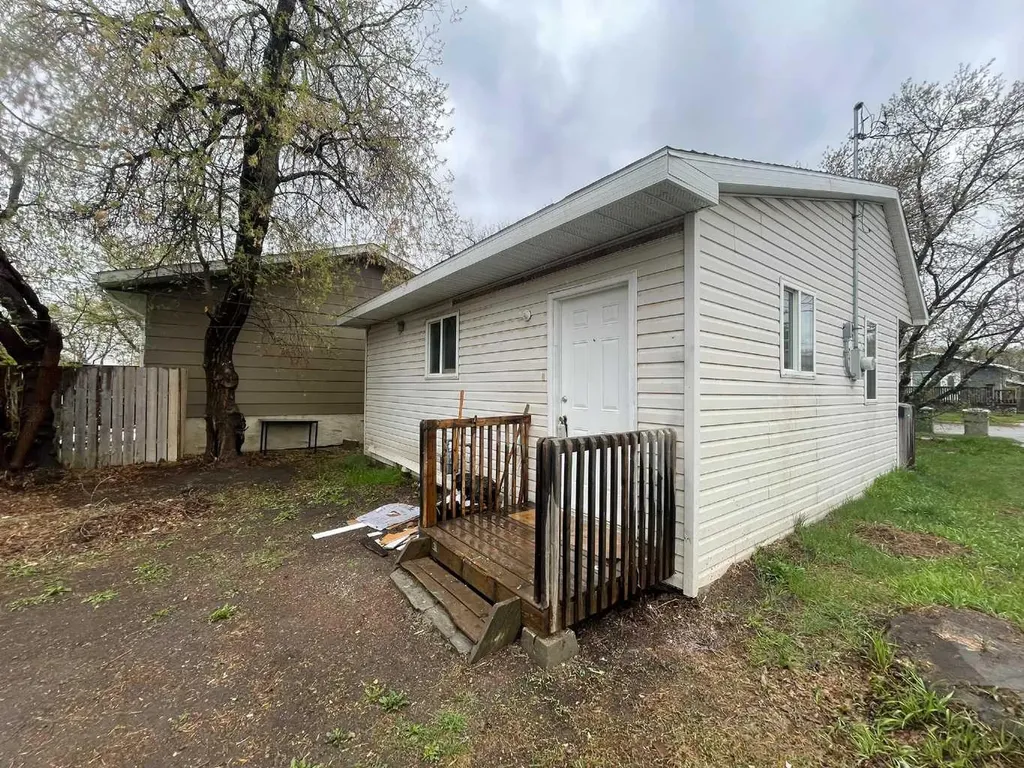 5009 54a Street Lloydminster AB T9V 0S2
