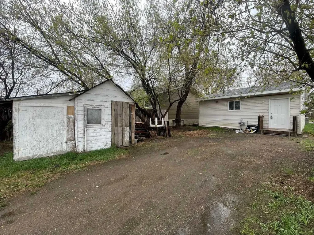 5009 54a Street Lloydminster AB T9V 0S2