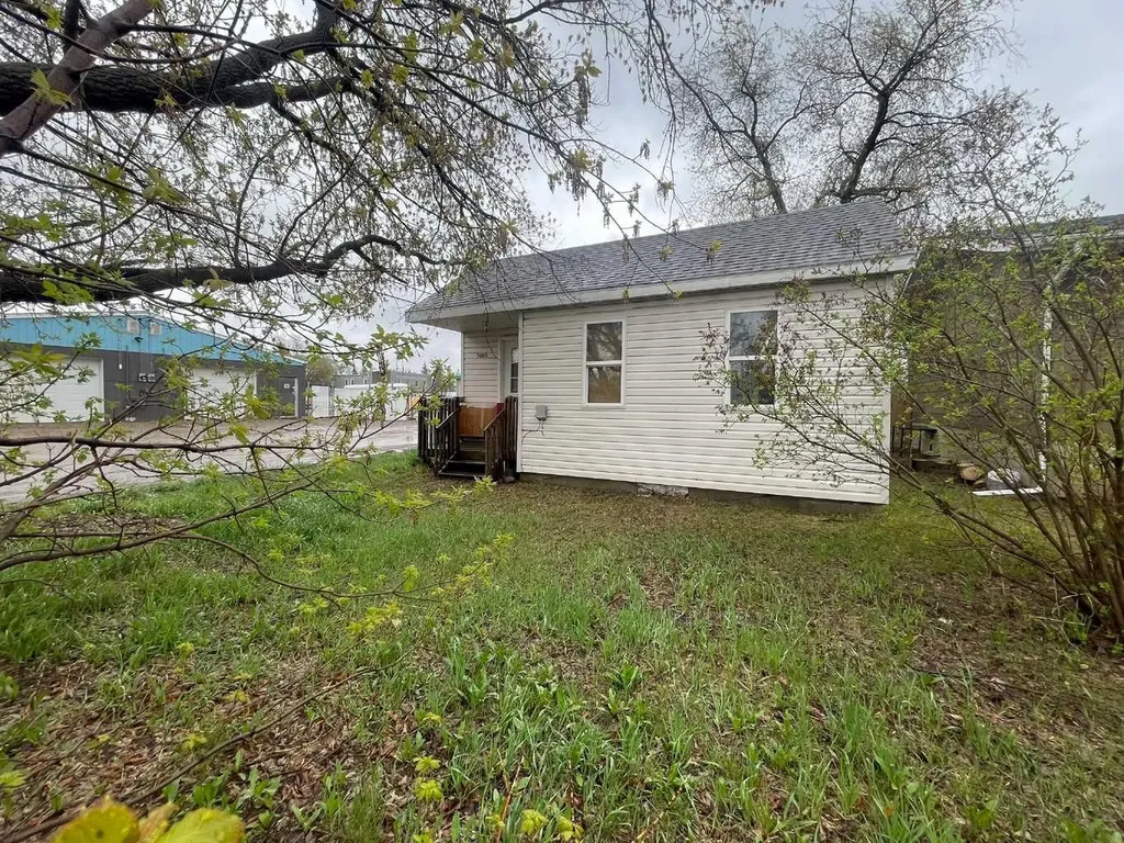 5009 54a Street Lloydminster AB T9V 0S2