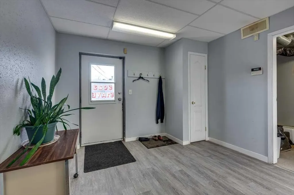 5023 51 Avenue Ponoka AB T4J 1S1