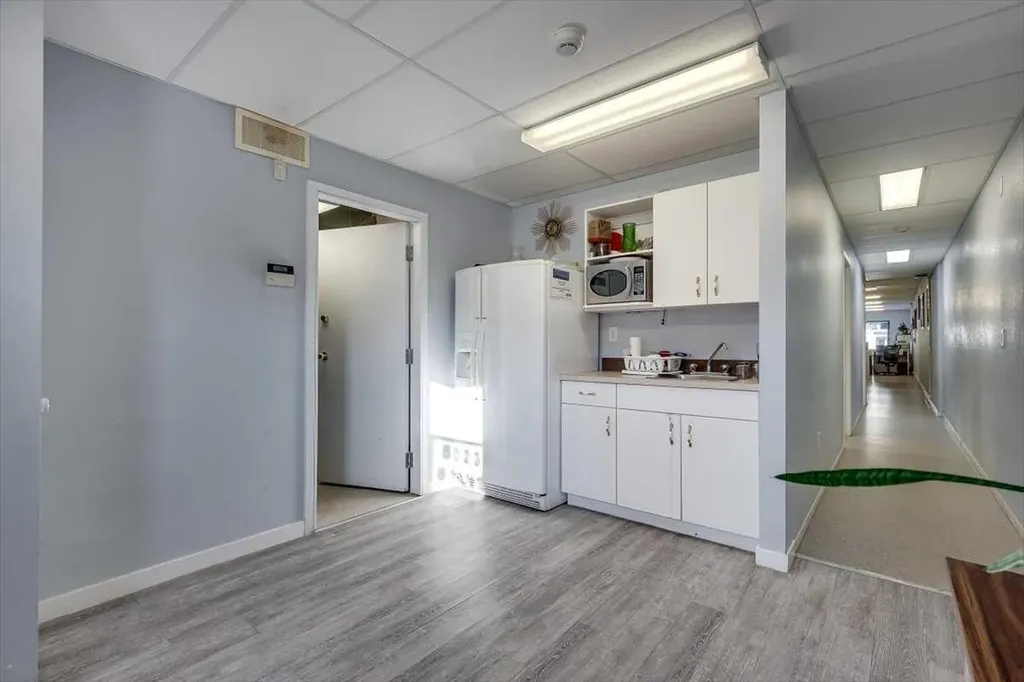 5023 51 Avenue Ponoka AB T4J 1S1