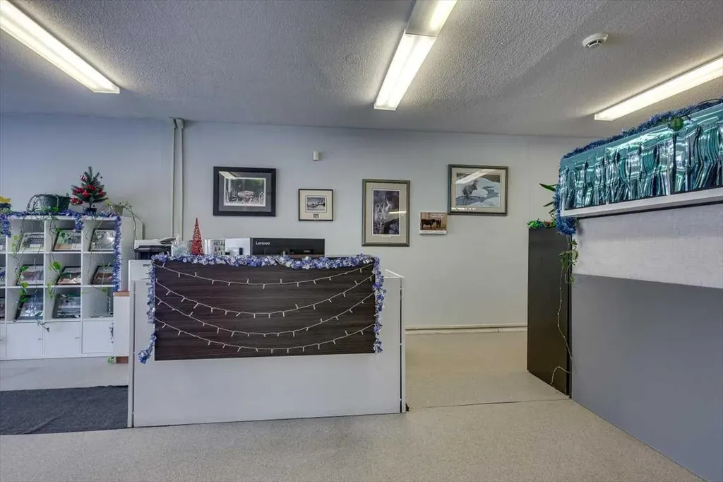 5023 51 Avenue Ponoka AB T4J 1S1