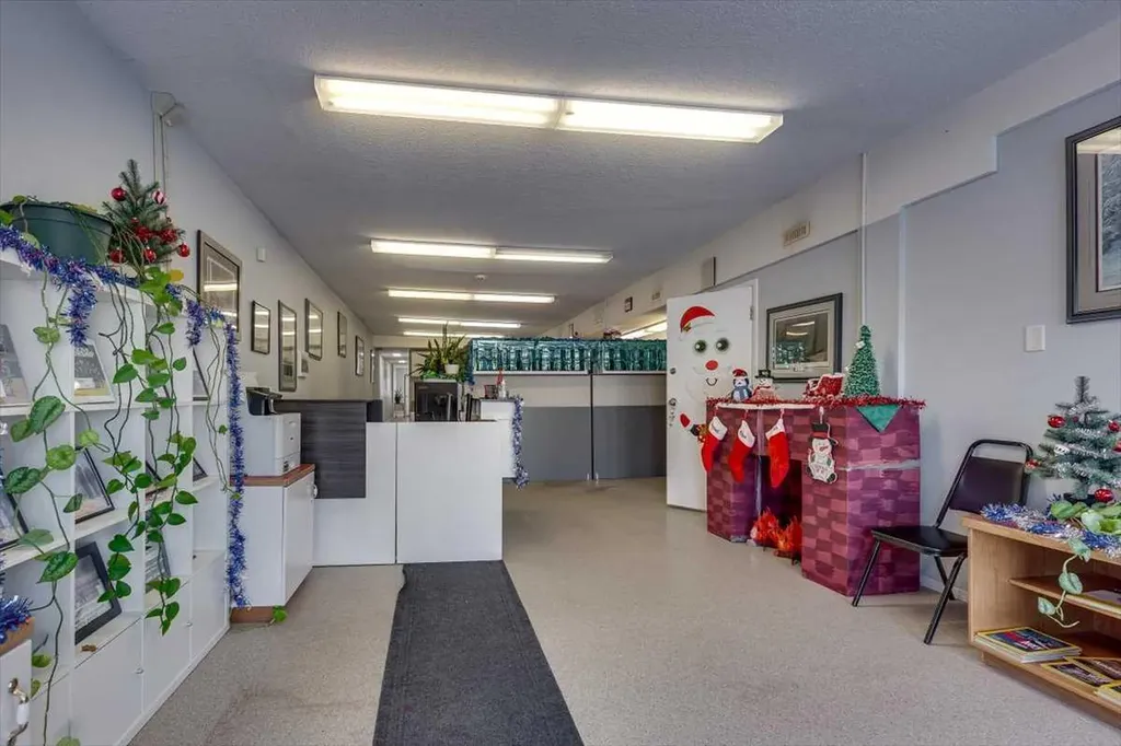 5023 51 Avenue Ponoka AB T4J 1S1