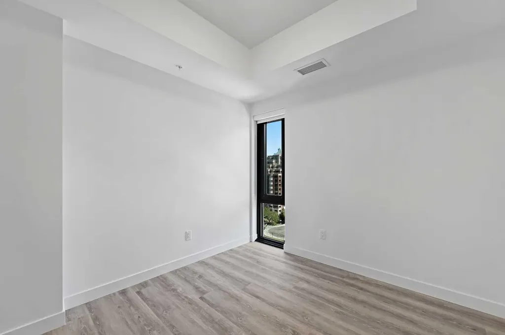 730 2 Avenue SW Calgary AB T2P 1R8