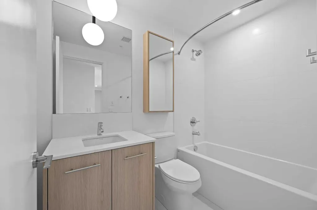 730 2 Avenue SW Calgary AB T2P 1R8