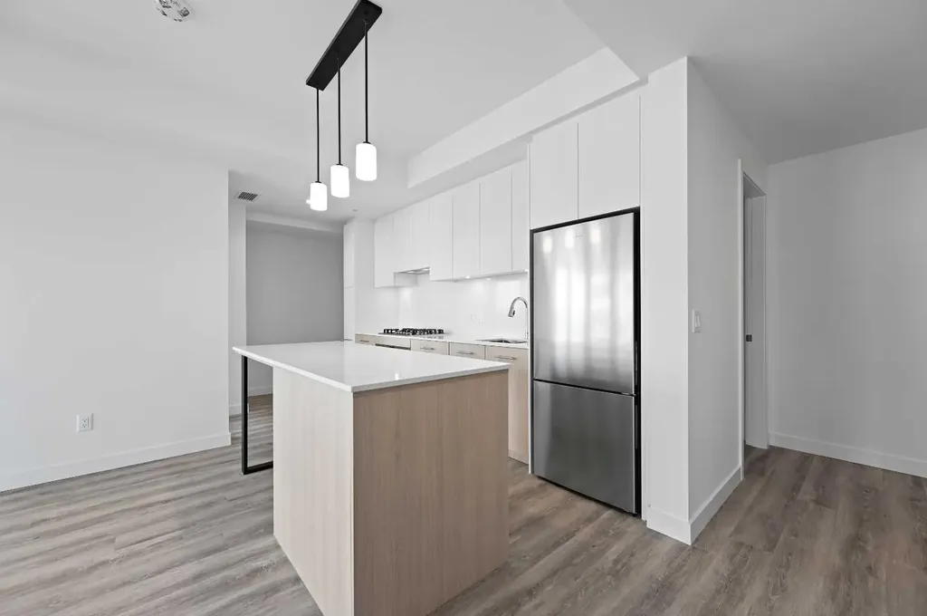 730 2 Avenue SW Calgary AB T2P 1R8