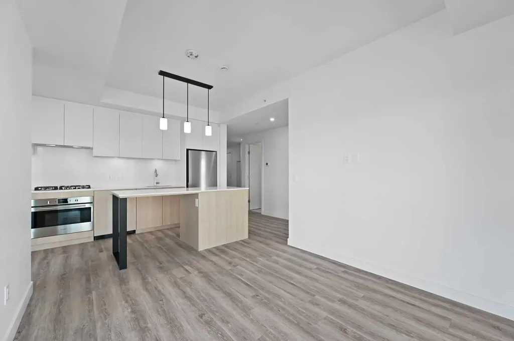 730 2 Avenue SW Calgary AB T2P 1R8