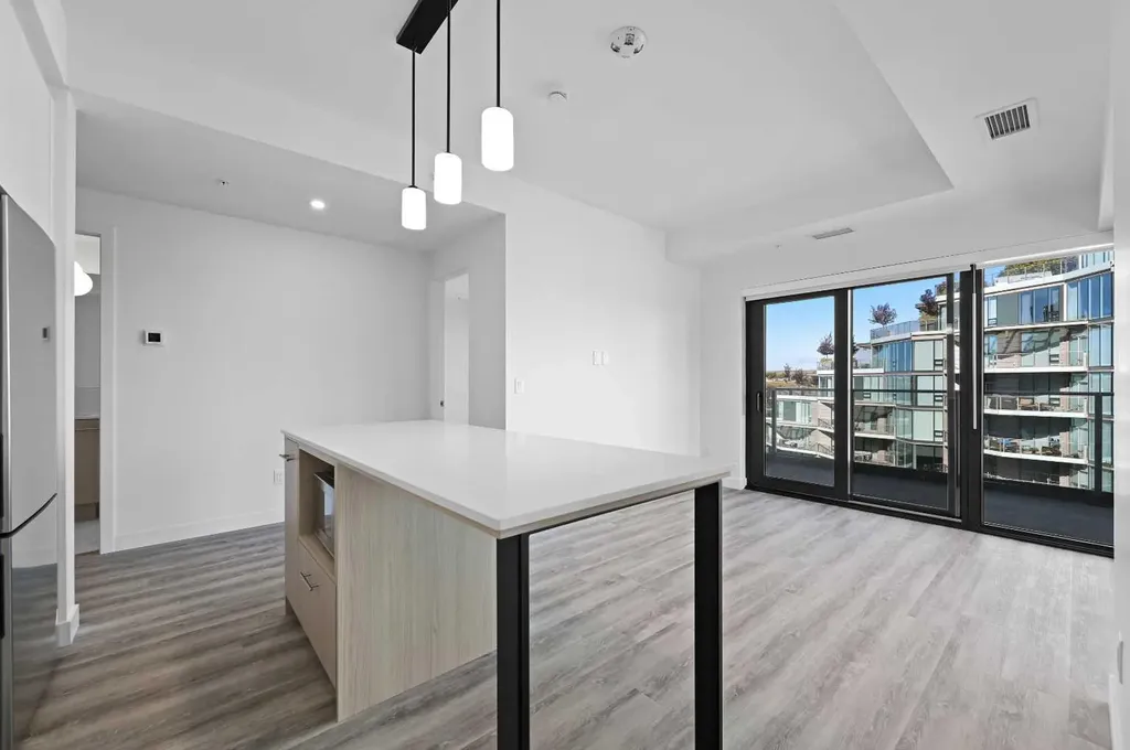 730 2 Avenue SW Calgary AB T2P 1R8