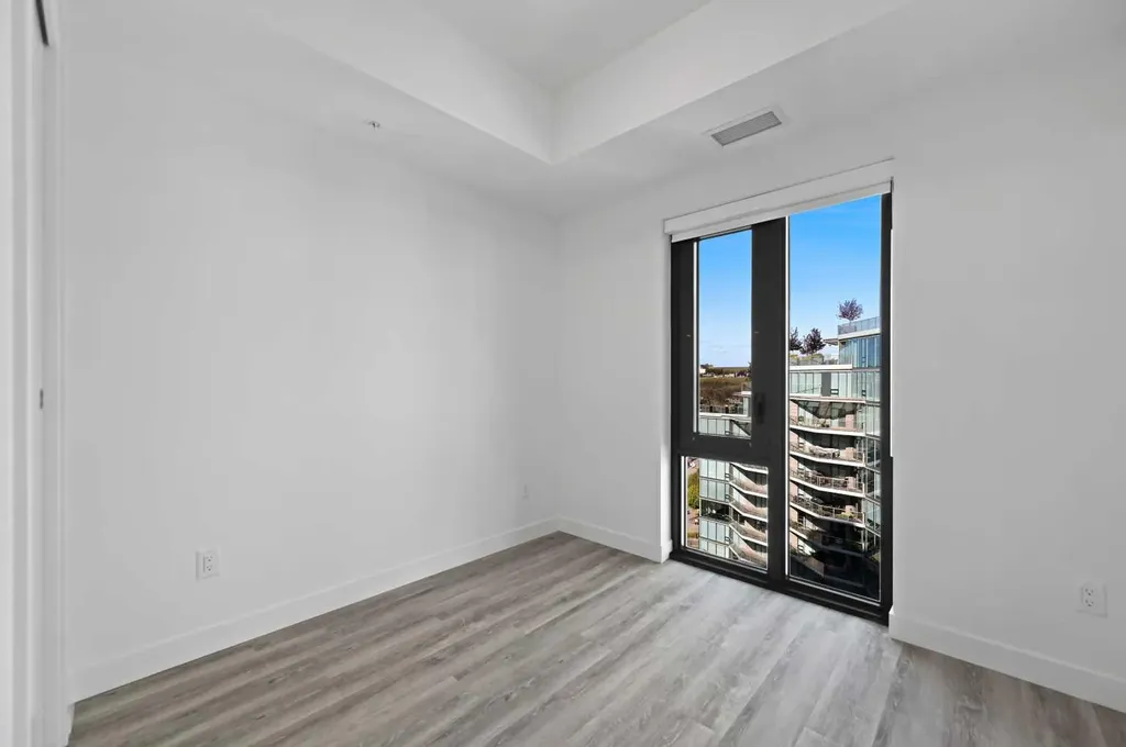 730 2 Avenue SW Calgary AB T2P 1R8