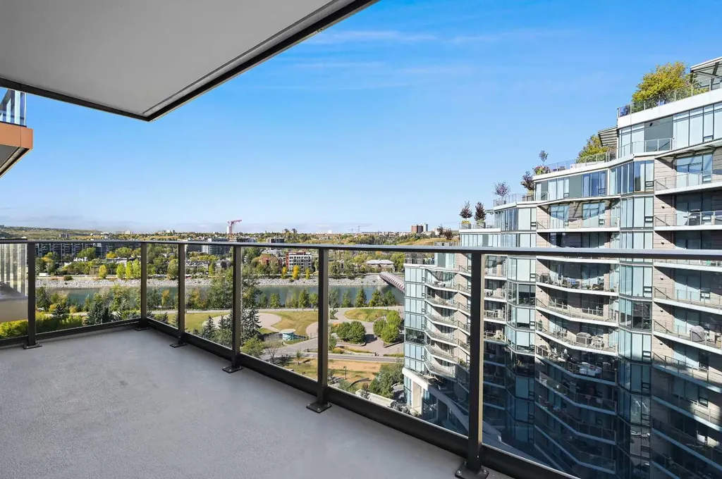 730 2 Avenue SW Calgary AB T2P 1R8
