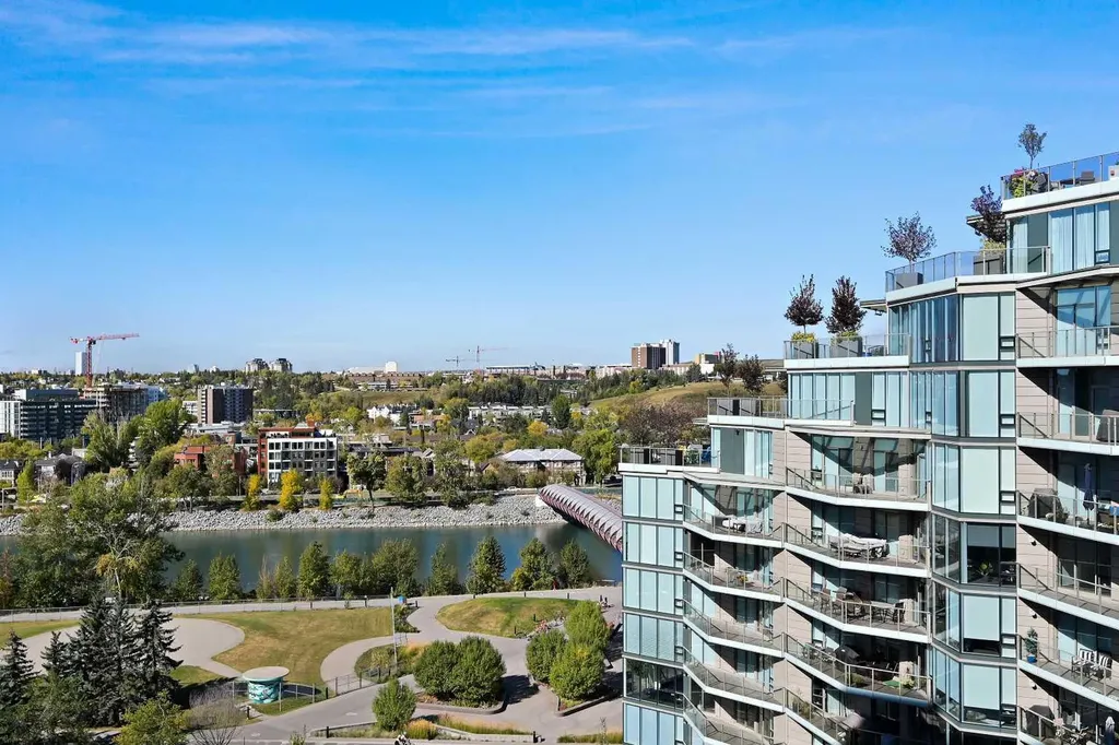 730 2 Avenue SW Calgary AB T2P 1R8