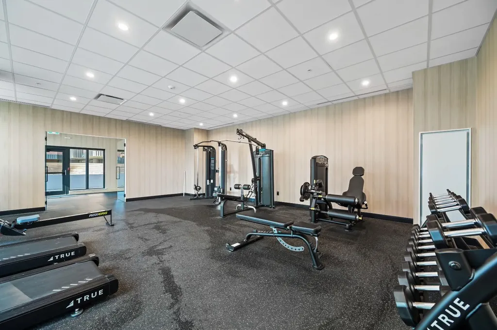 730 2 Avenue SW Calgary AB T2P 1R8