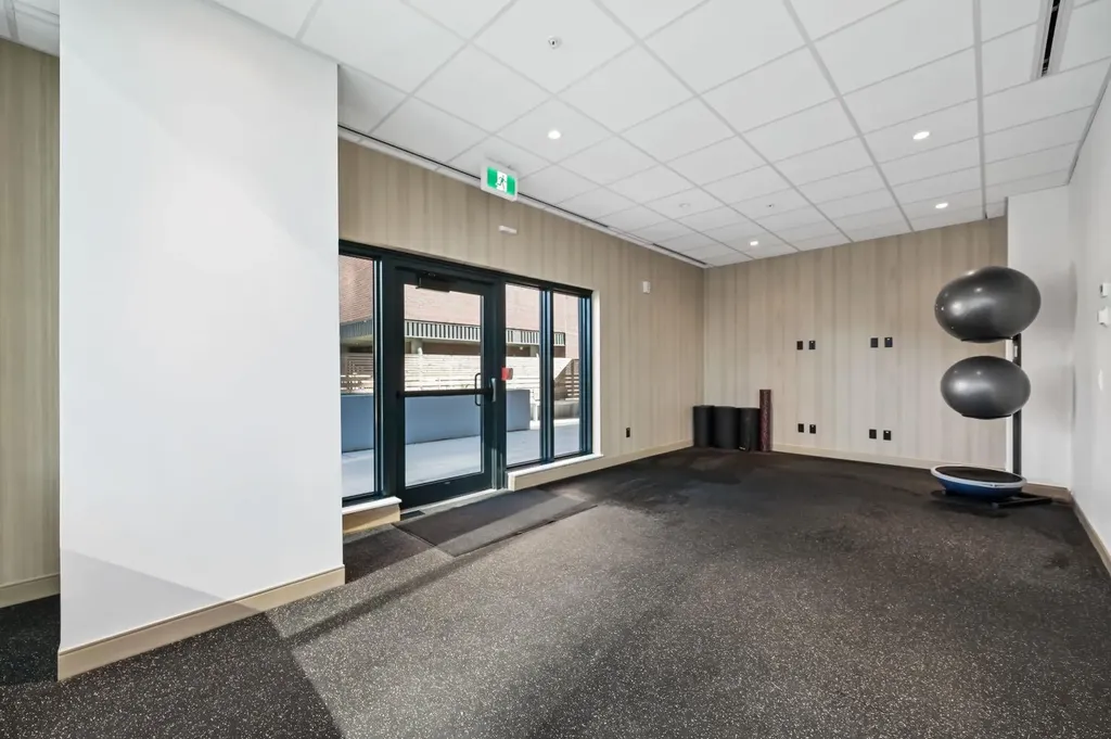 730 2 Avenue SW Calgary AB T2P 1R8