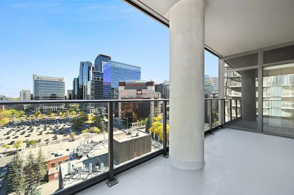 730 2 Avenue SW Calgary AB T2P 1R8