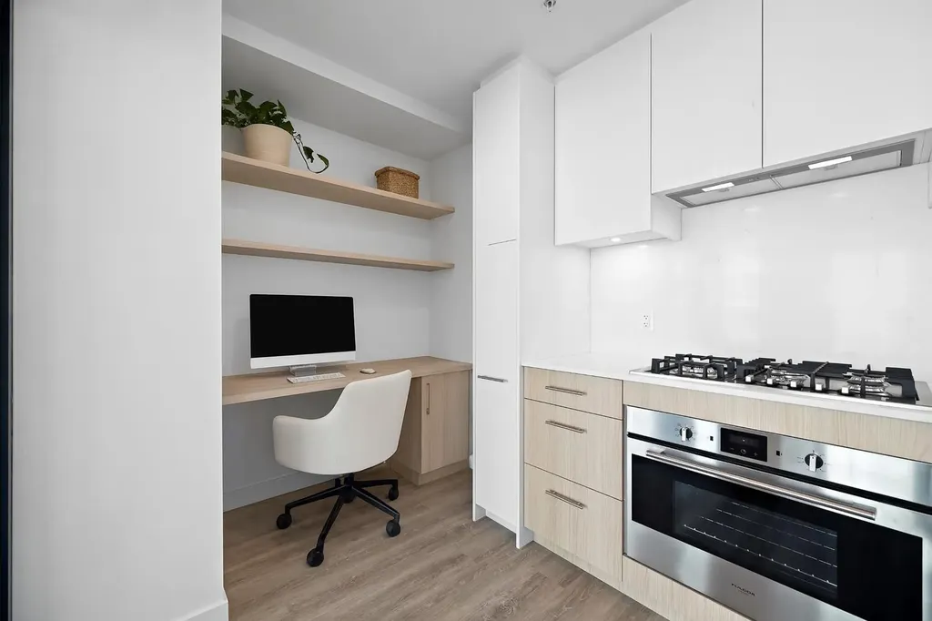 730 2 Avenue SW Calgary AB T2P 1R8